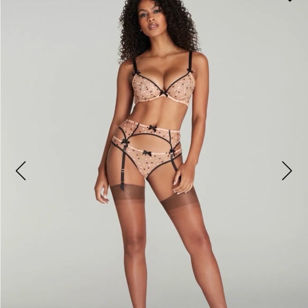 Agent Provocateur Brie Bra and Suspender